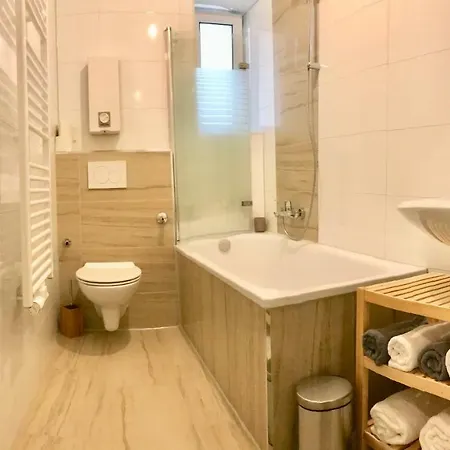 Apartments - Free Parking - Wifi - Kitchen Essen Extérieur photo